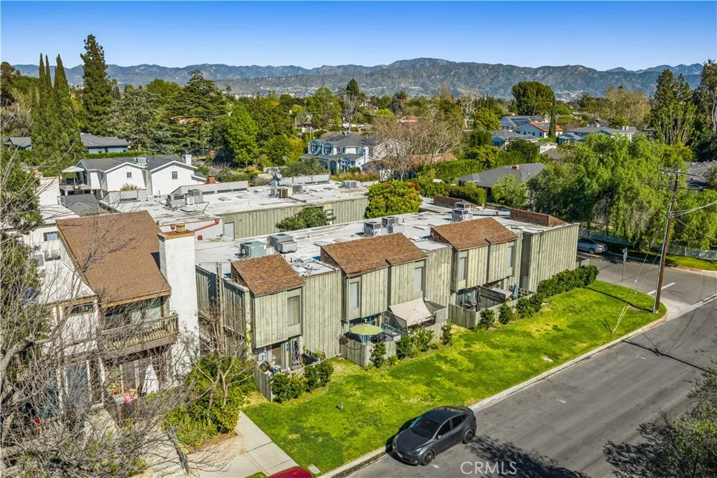 11607 Acama Street, Studio City, California 91604 home-pic-3