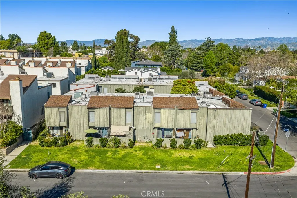 11607 Acama Street, Studio City, California 91604 home-pic-4