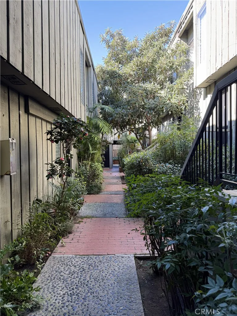11607 Acama Street, Studio City, California 91604 home-pic-19