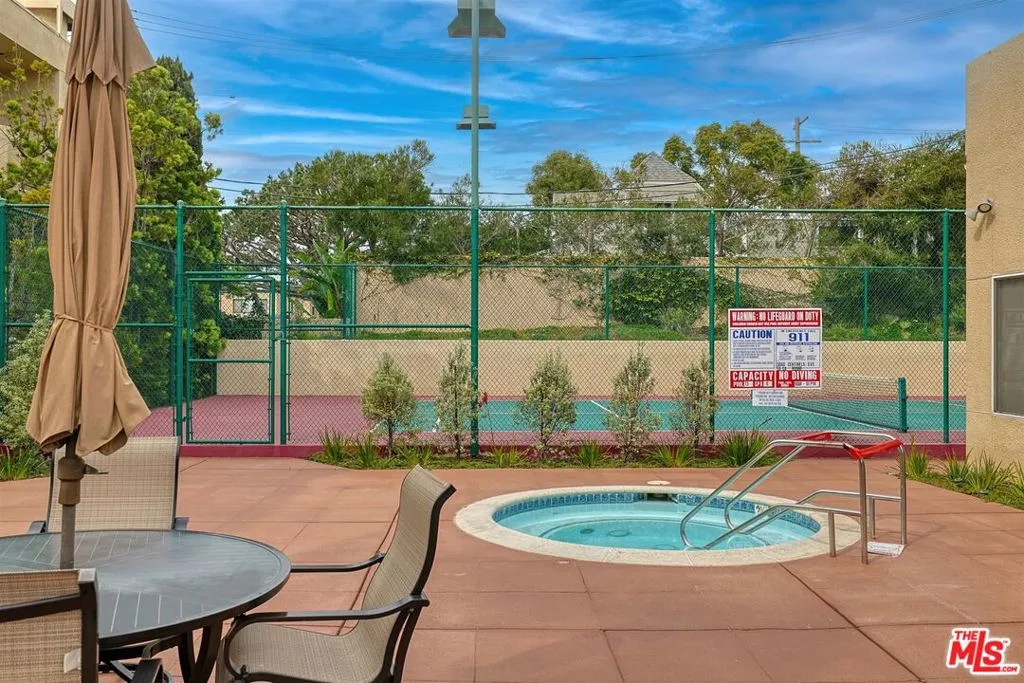 3460 S Centinela Avenue 403, Los Angeles, California 90066 home-pic-33