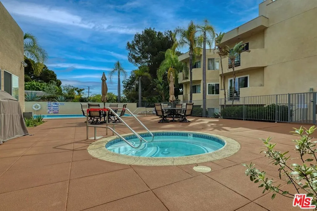 3460 S Centinela Avenue 403, Los Angeles, California 90066 home-pic-32