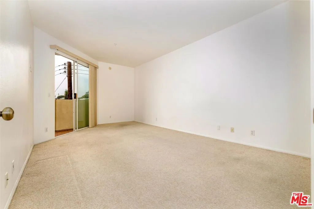 3460 S Centinela Avenue 403, Los Angeles, California 90066 home-pic-15