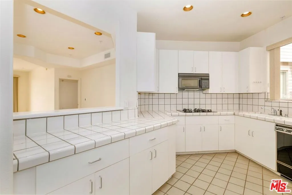 3460 S Centinela Avenue 403, Los Angeles, California 90066 home-pic-6
