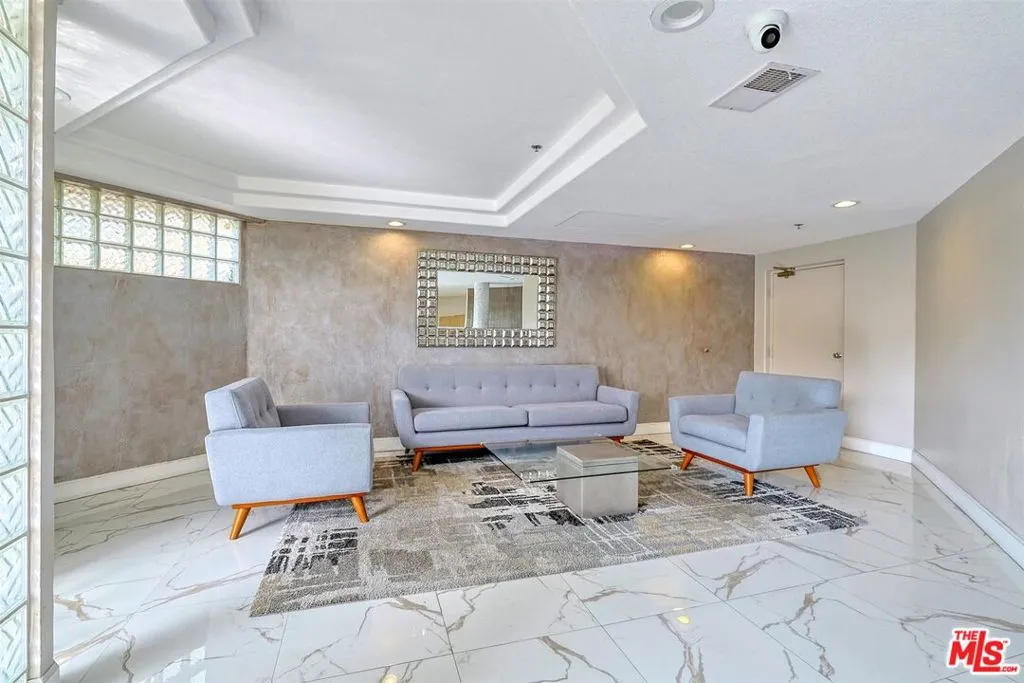 3460 S Centinela Avenue 403, Los Angeles, California 90066 home-pic-3