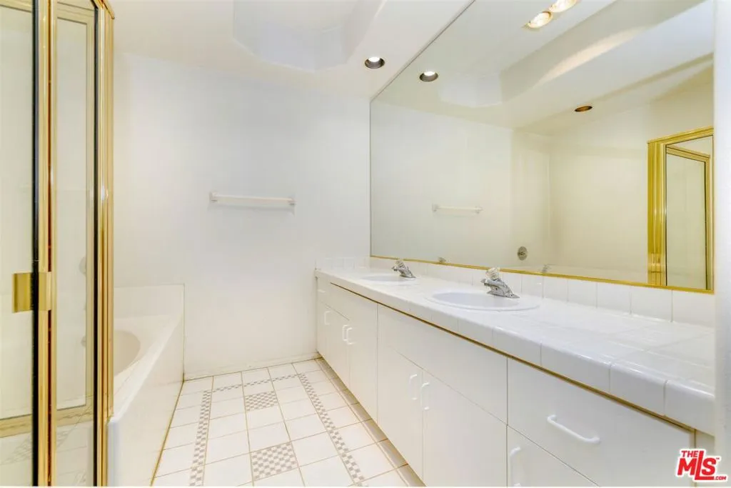 3460 S Centinela Avenue 403, Los Angeles, California 90066 home-pic-27