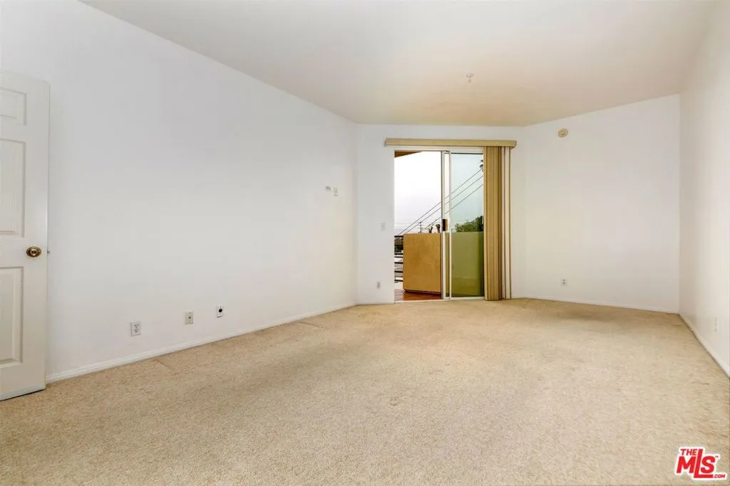3460 S Centinela Avenue 403, Los Angeles, California 90066 home-pic-17