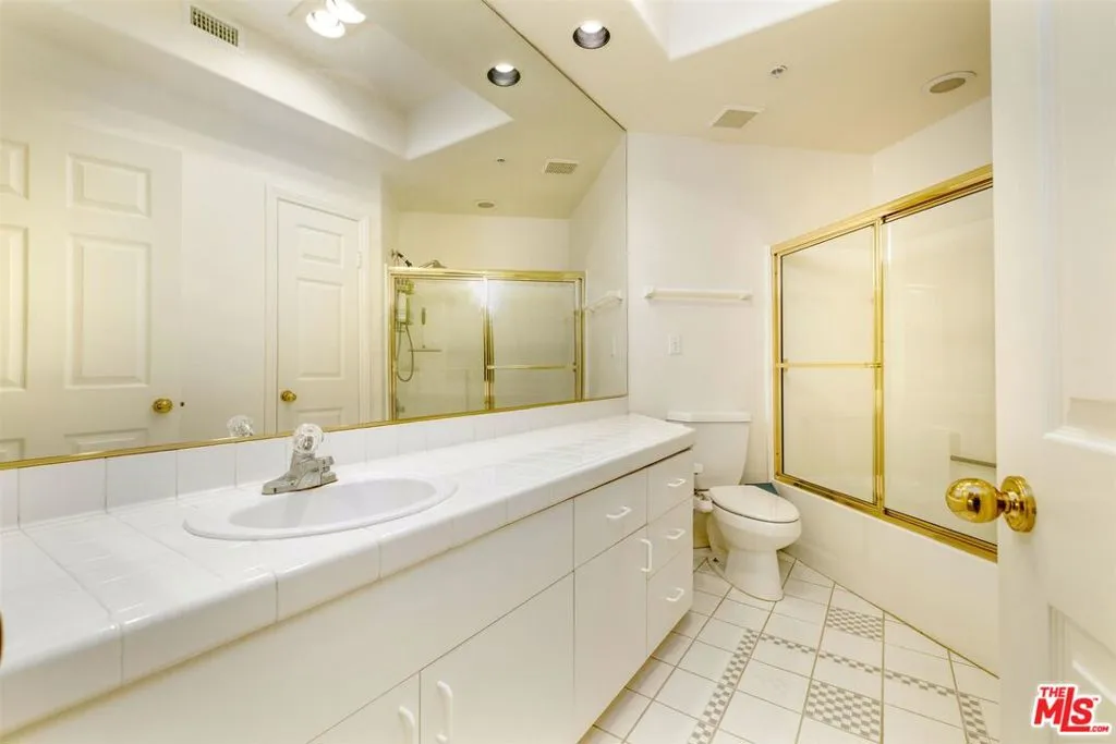 3460 S Centinela Avenue 403, Los Angeles, California 90066 home-pic-20