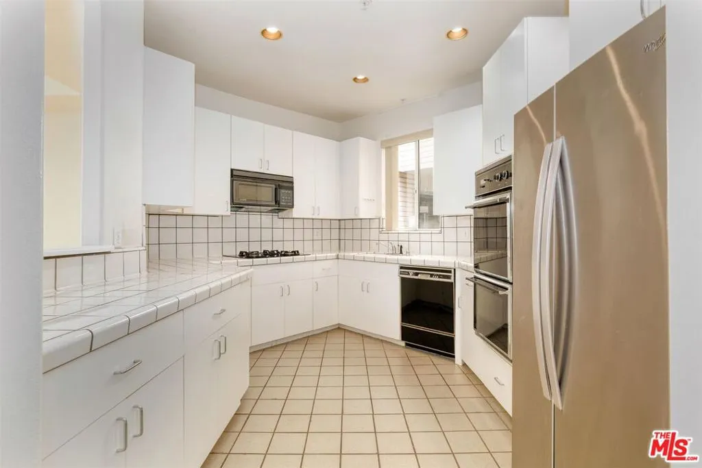 3460 S Centinela Avenue 403, Los Angeles, California 90066 home-pic-5