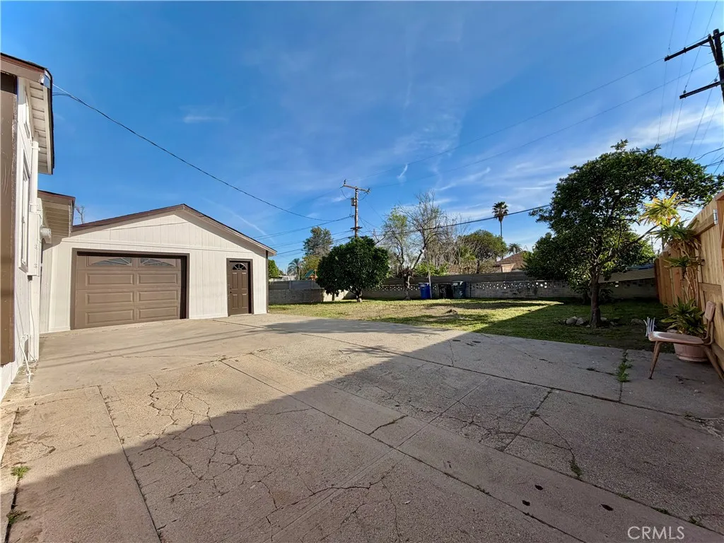 231 E 11th Street, San Bernardino, California 92410 home-pic-18