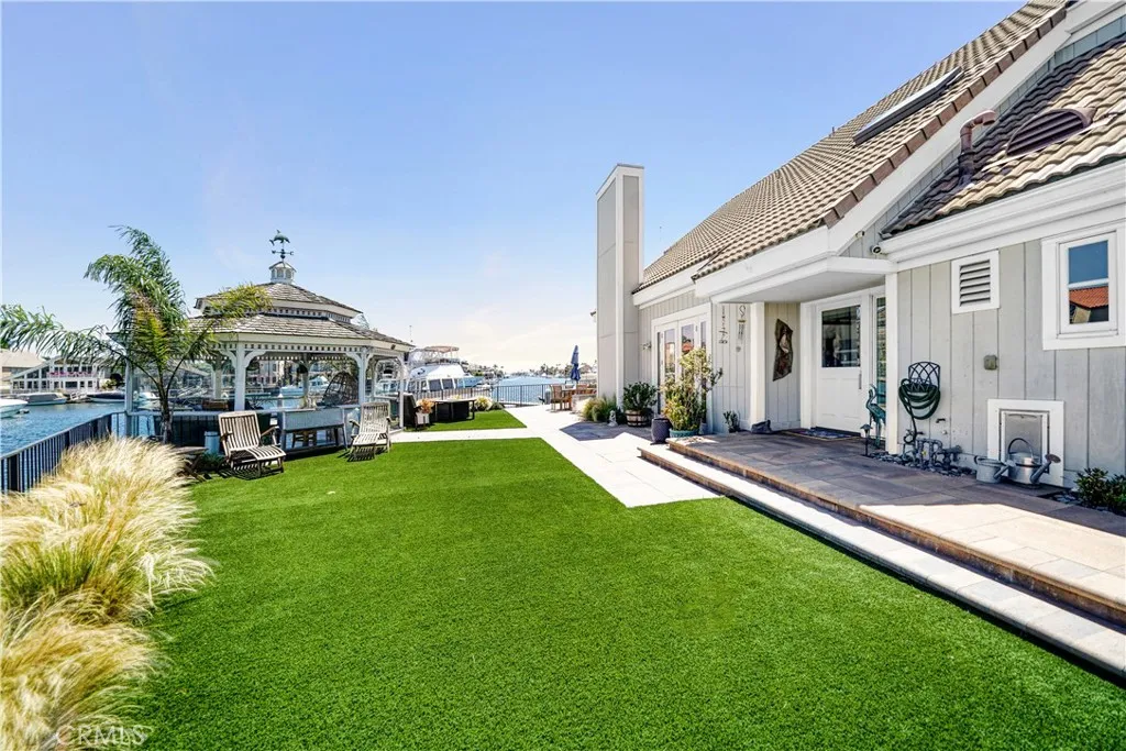 16102 Bonaire Circle, Huntington Beach, California 92649 home-pic-9