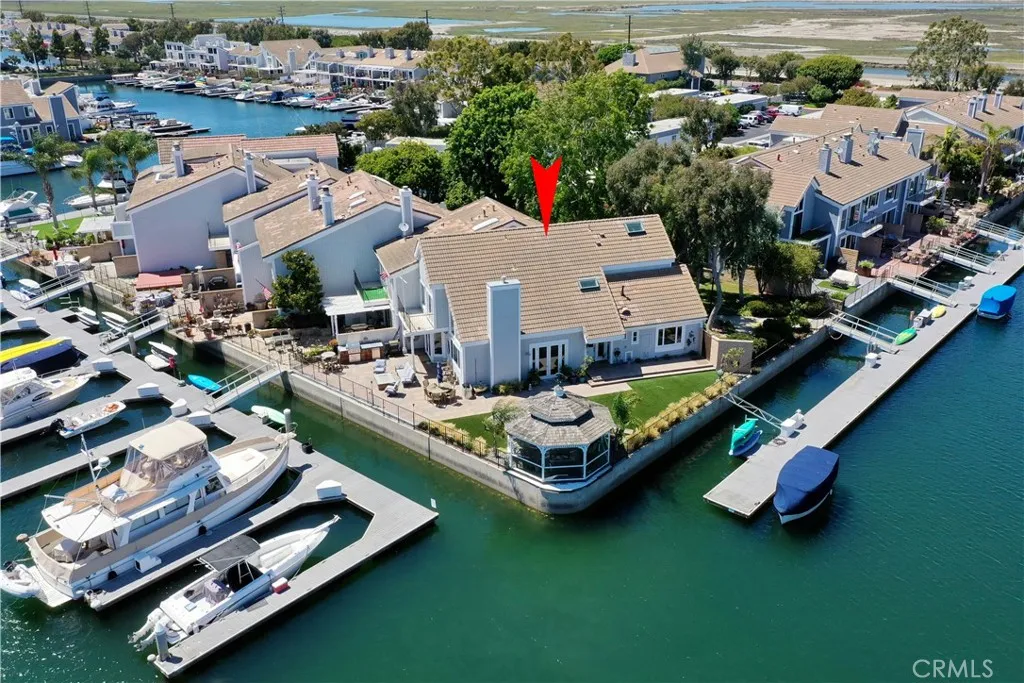 16102 Bonaire Circle, Huntington Beach, California 92649 home-pic-2
