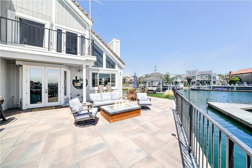 16102 Bonaire Circle, Huntington Beach, California 92649 home-pic-6