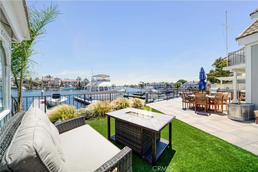16102 Bonaire Circle, Huntington Beach, California 92649 home-pic-10
