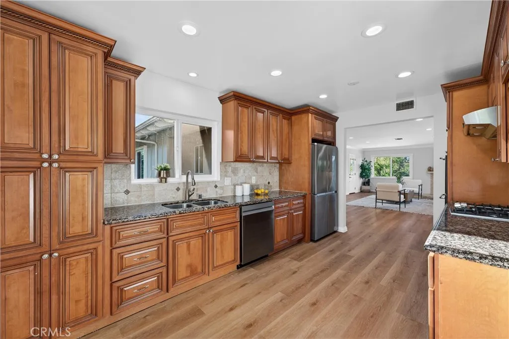 3450 Mevel Place, La Crescenta, California 91214 home-pic-14