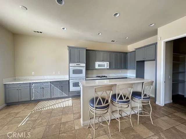 19721 Chicory Court, Apple Valley, California 92308 home-pic-6