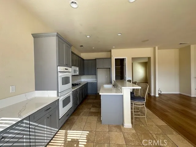 19721 Chicory Court, Apple Valley, California 92308 home-pic-8