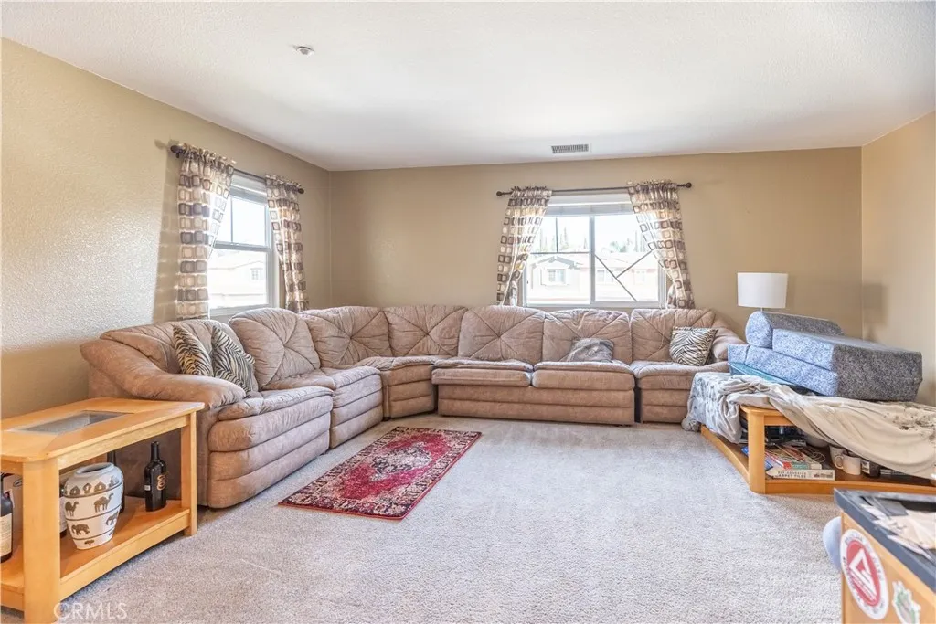 9131 Santa Barbara Drive, Riverside, California 92508 home-pic-4