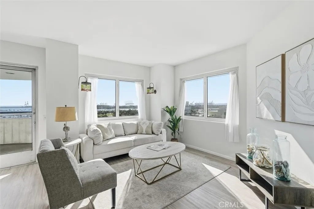 525 E Seaside 1104, Long Beach, California 90802 home-pic-1