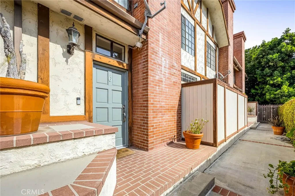 4374 Ventura Canyon 6, Sherman Oaks, California 91423 home-pic-24