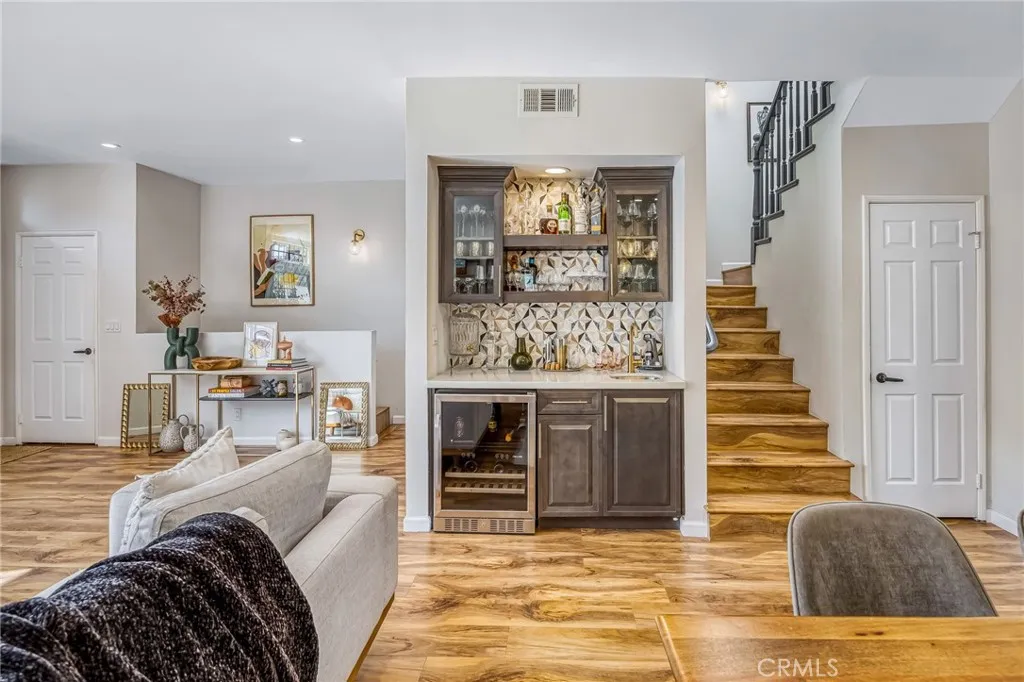 4374 Ventura Canyon 6, Sherman Oaks, California 91423 home-pic-6