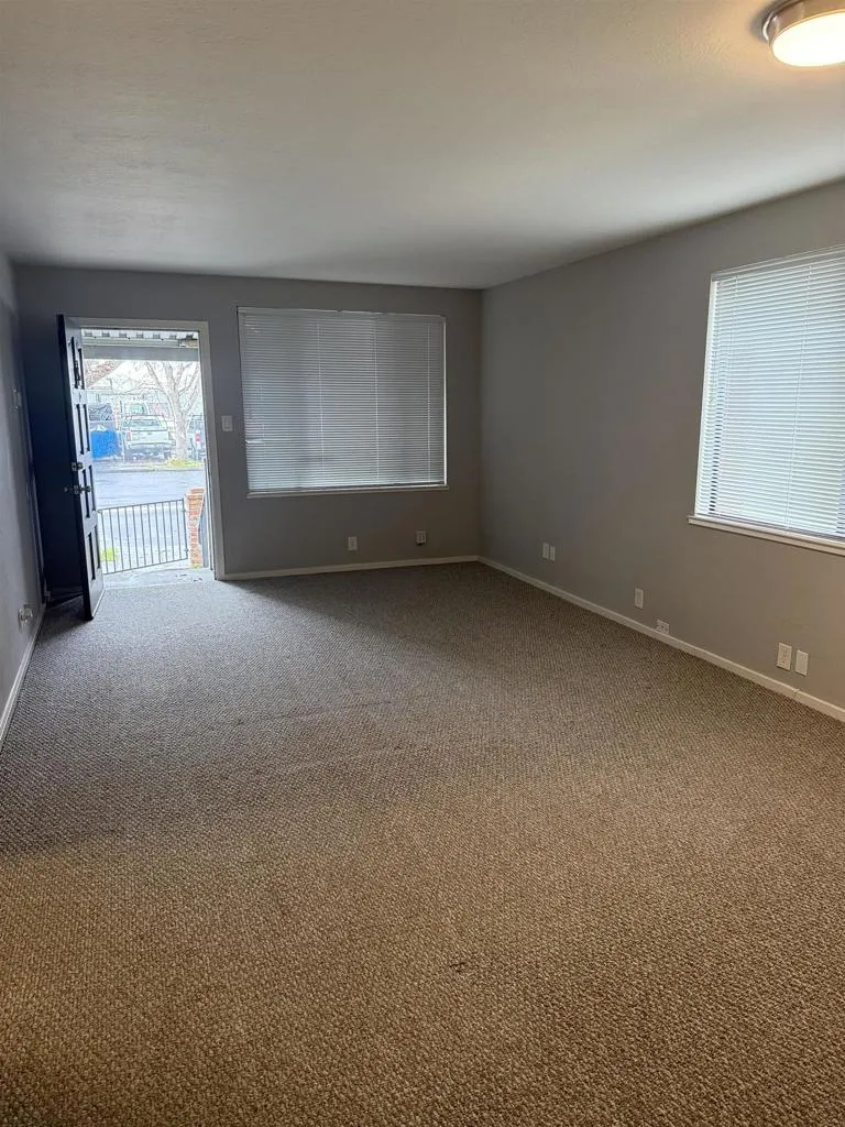 2144 2144 Alvarado St, San Leandro, California 94577 home-pic-2