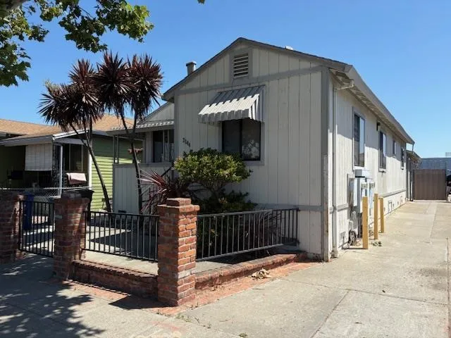2144 2144 Alvarado St, San Leandro, California 94577 home-pic-1