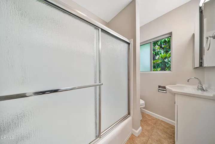 Mountain bathroom 1