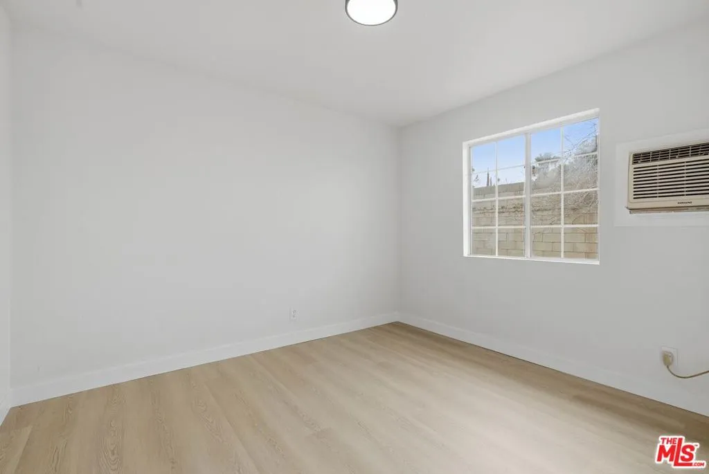 321 E Avenue R11, Palmdale, California 93550 home-pic-13