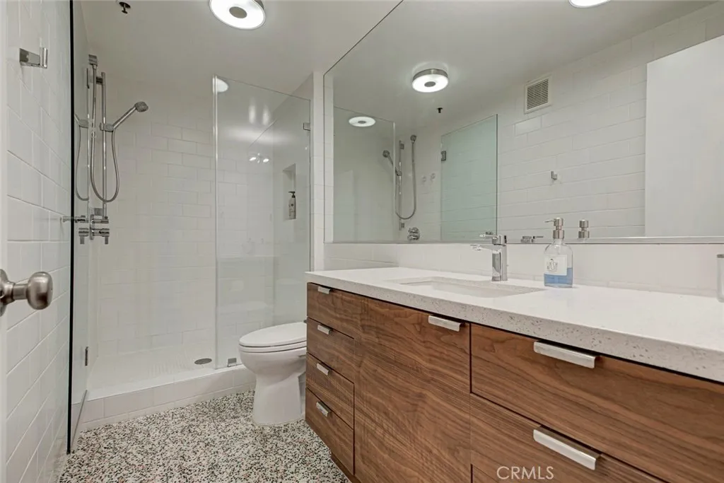 880 W 1st 401, Los Angeles, California 90012 home-pic-42