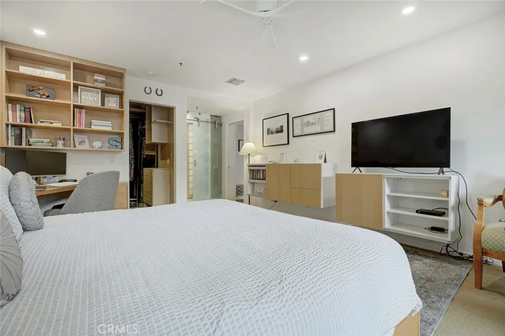 880 W 1st 401, Los Angeles, California 90012 home-pic-33