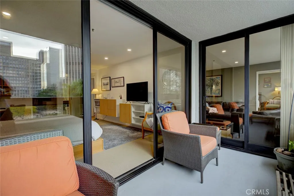 880 W 1st 401, Los Angeles, California 90012 home-pic-14