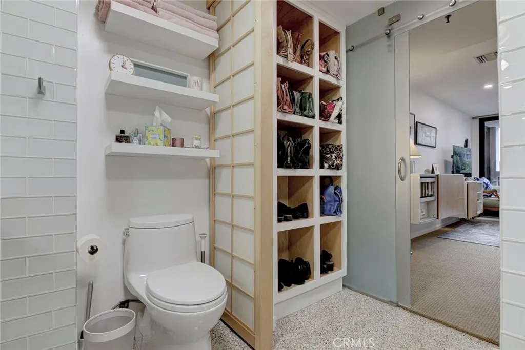 880 W 1st 401, Los Angeles, California 90012 home-pic-36