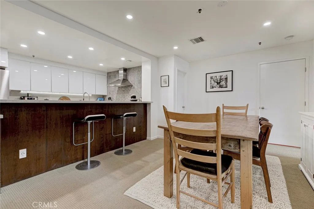 880 W 1st 401, Los Angeles, California 90012 home-pic-20