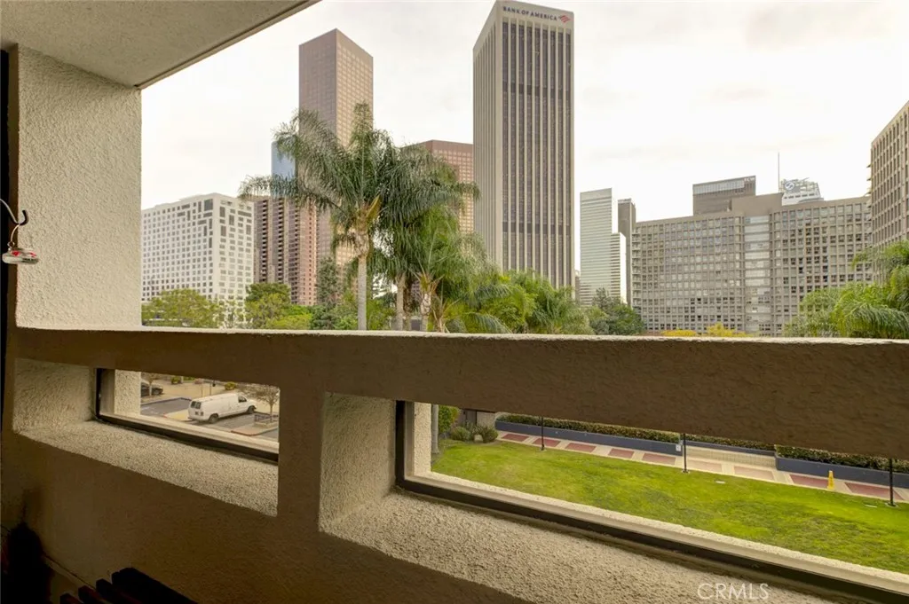 880 W 1st 401, Los Angeles, California 90012 home-pic-16