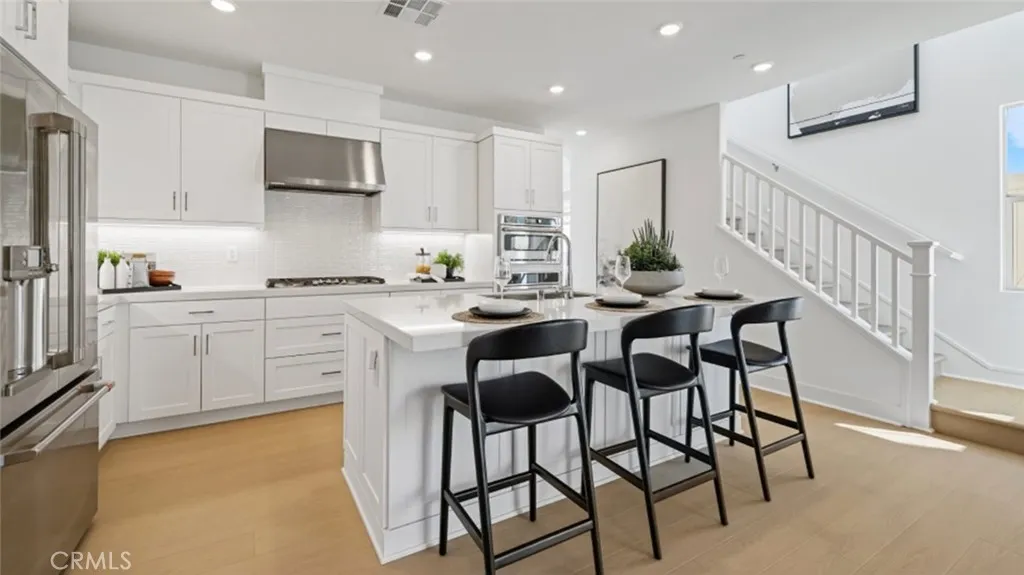 704 Guy Turner Drive, Camarillo, California 93010 home-pic-2