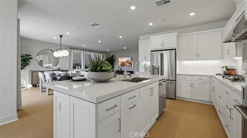 704 Guy Turner Drive, Camarillo, California 93010 home-pic-1