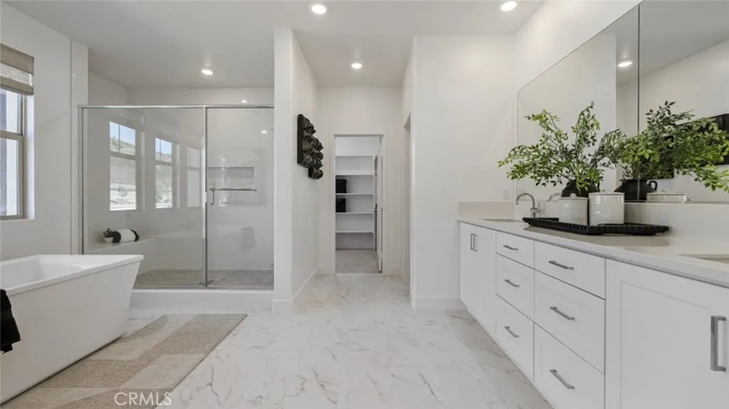 704 Guy Turner Drive, Camarillo, California 93010 home-pic-11