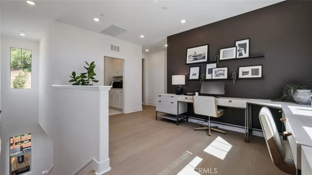 704 Guy Turner Drive, Camarillo, California 93010 home-pic-23