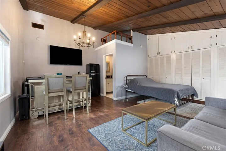 5851 Premiere Avenue, Lakewood, California 90712