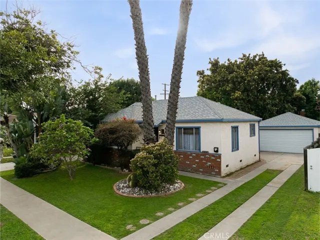 5851 Premiere Avenue, Lakewood, California 90712