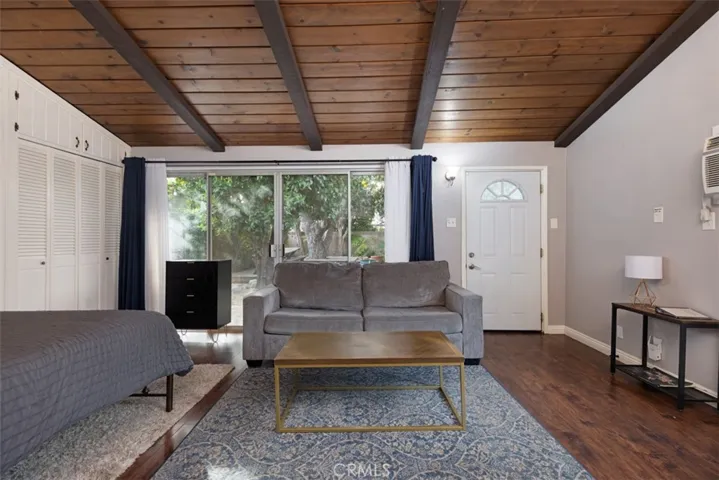 5851 Premiere Avenue, Lakewood, California 90712