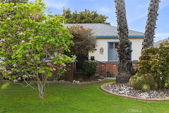 5851 Premiere Avenue, Lakewood, California 90712