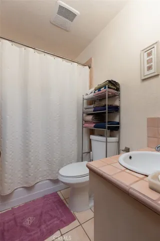 5851 Premiere Avenue, Lakewood, California 90712