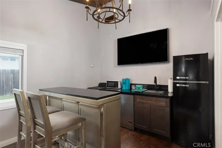 5851 Premiere Avenue, Lakewood, California 90712