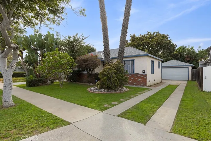 5851 Premiere Avenue, Lakewood, California 90712