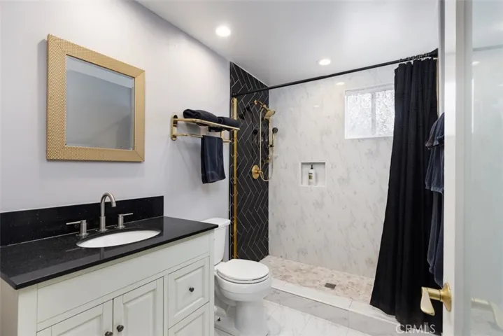 5851 Premiere Avenue, Lakewood, California 90712