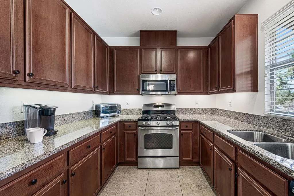 236 Paseo Gregario, Palm Desert, California 92211 home-pic-13