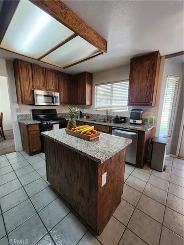 17068 Jurassic, Victorville, California 92394