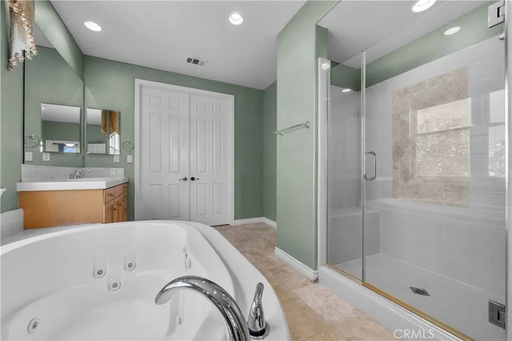 26846 Pine Hollow Court, Valencia, California 91381 home-pic-17
