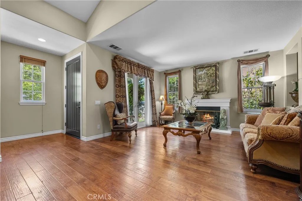 26846 Pine Hollow Court, Valencia, California 91381 home-pic-4
